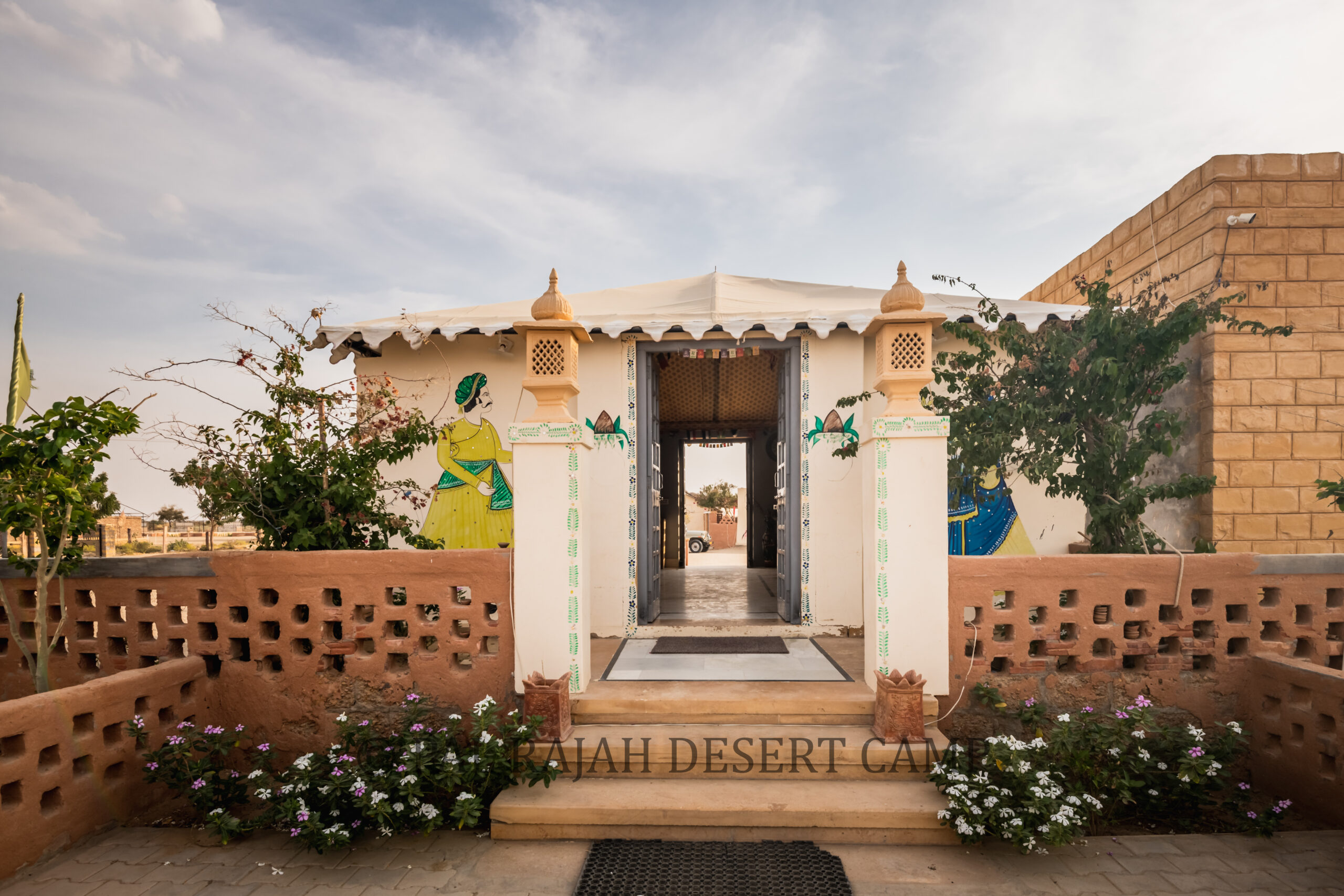 Pal Rajah Desert Camp Exterior (9)